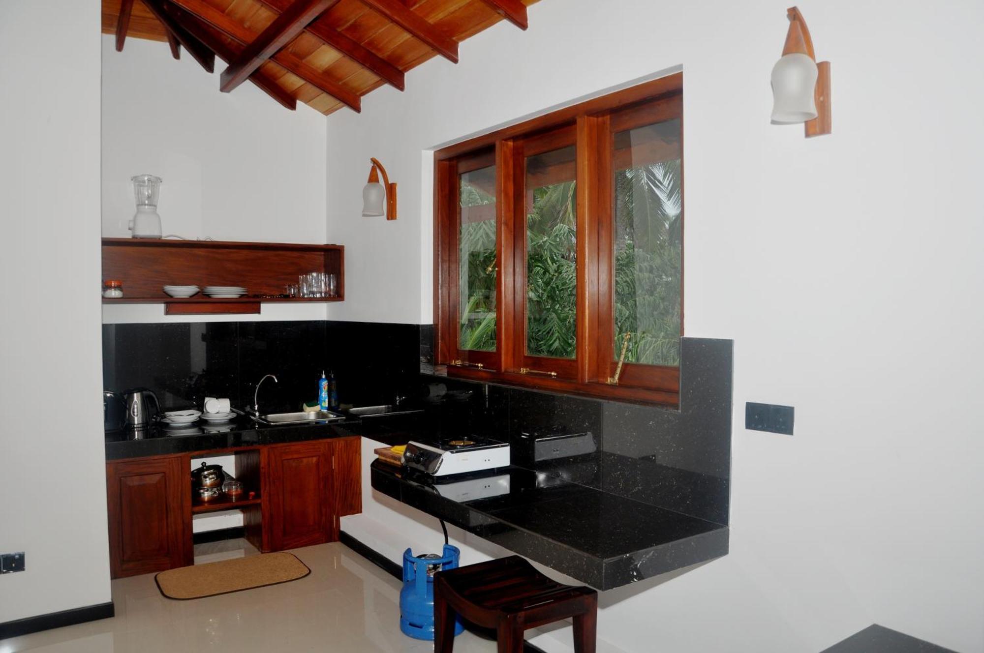 Villa Dineha Hikkaduwa Buitenkant foto