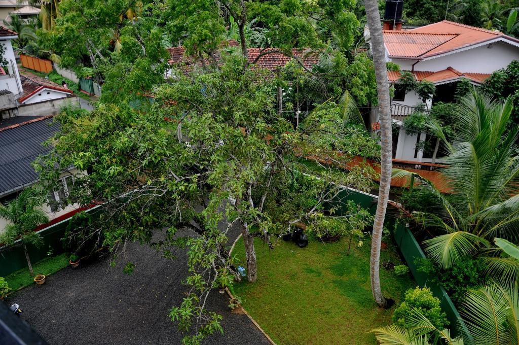Villa Dineha Hikkaduwa Buitenkant foto