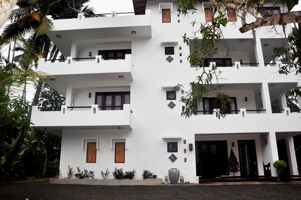 Villa Dineha Hikkaduwa Buitenkant foto