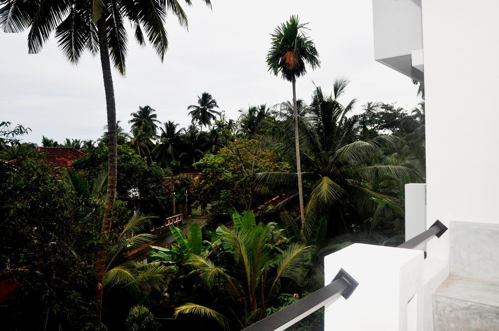 Villa Dineha Hikkaduwa Buitenkant foto