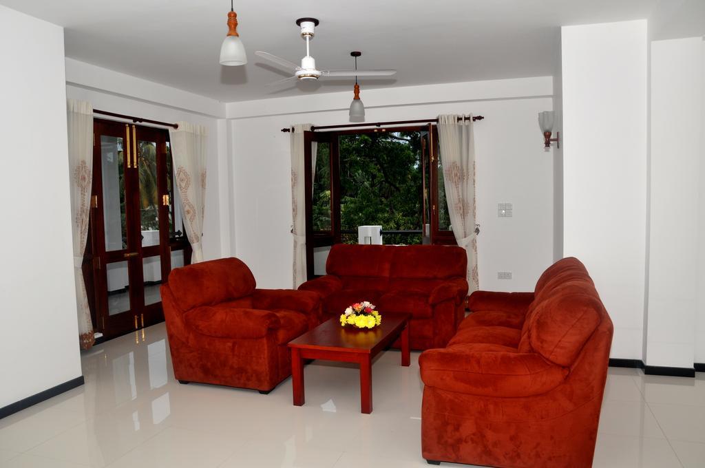 Villa Dineha Hikkaduwa Buitenkant foto