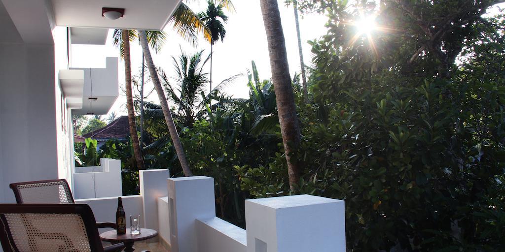 Villa Dineha Hikkaduwa Buitenkant foto