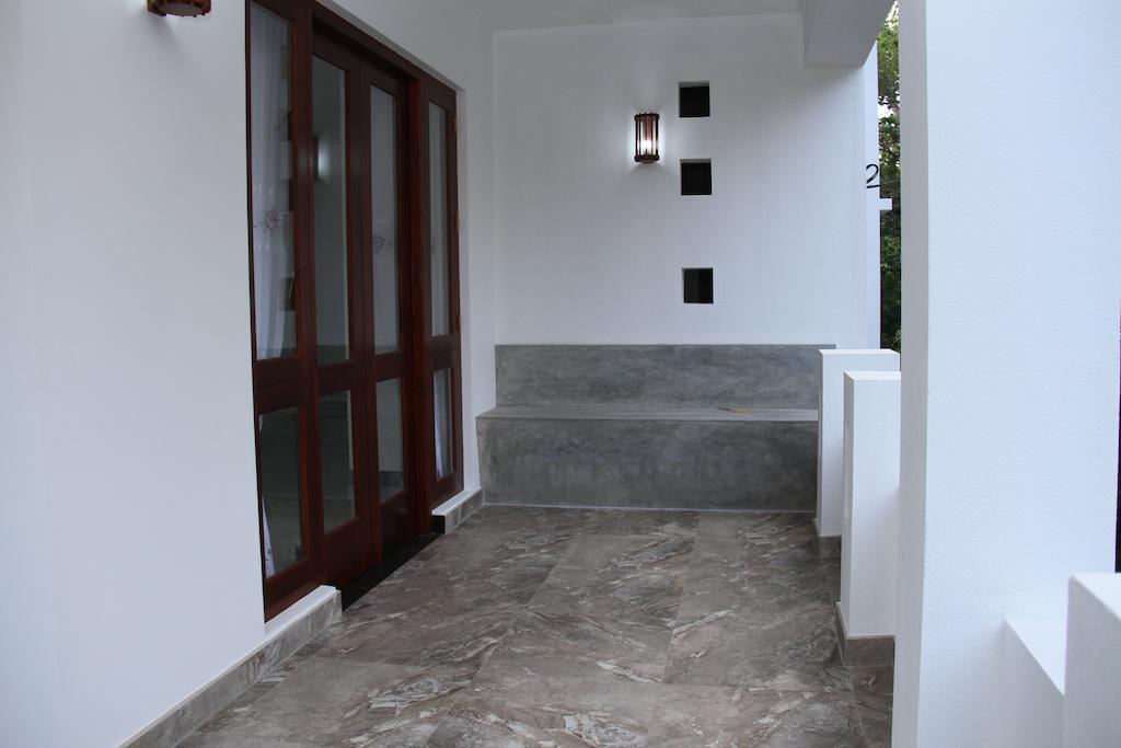 Villa Dineha Hikkaduwa Buitenkant foto