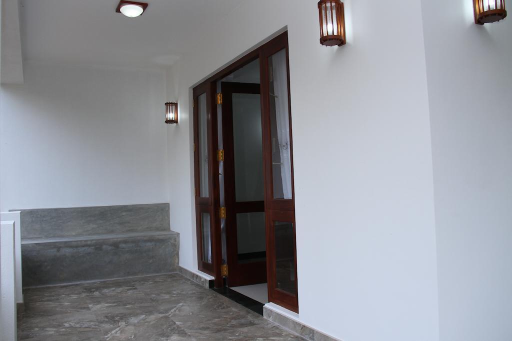 Villa Dineha Hikkaduwa Buitenkant foto