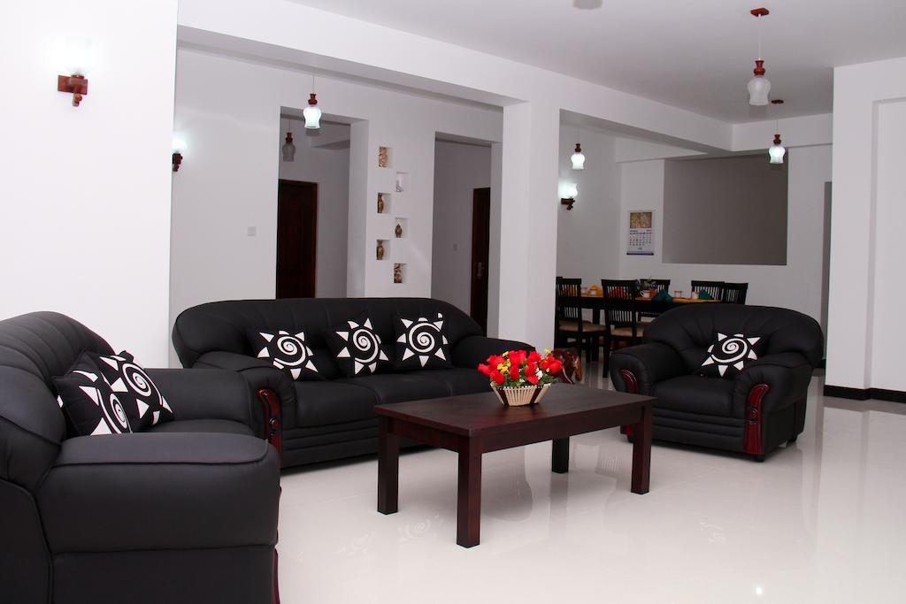 Villa Dineha Hikkaduwa Buitenkant foto