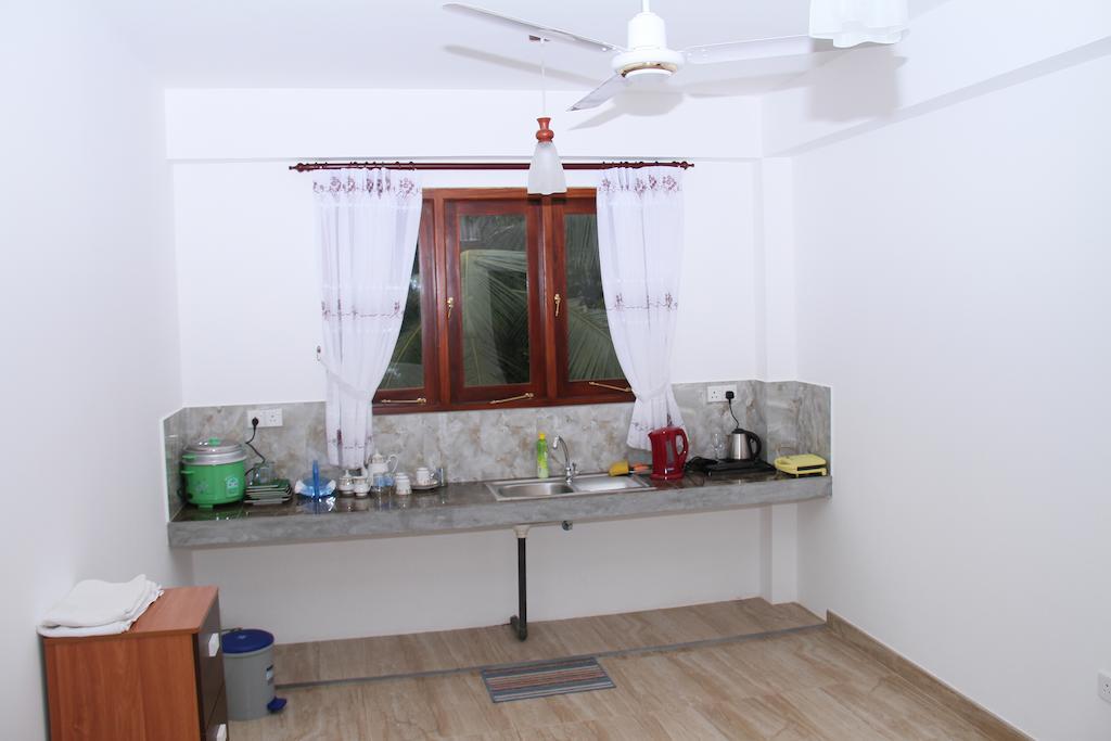 Villa Dineha Hikkaduwa Buitenkant foto