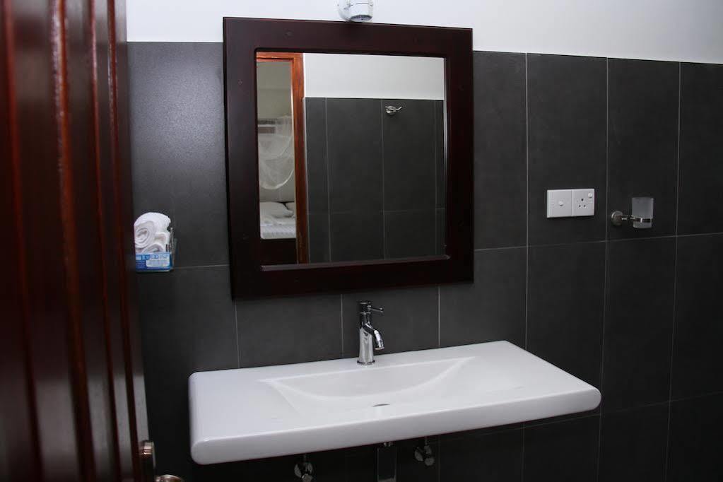 Villa Dineha Hikkaduwa Buitenkant foto